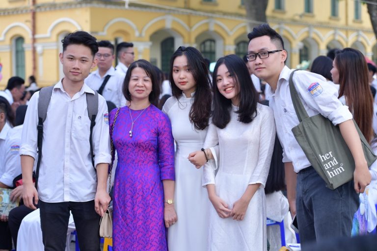 Xã hội » Đời sống    19:28 22/05/2019 Xúc động lễ bế giảng năm học của thầy trò Trường THPT Chu Văn An