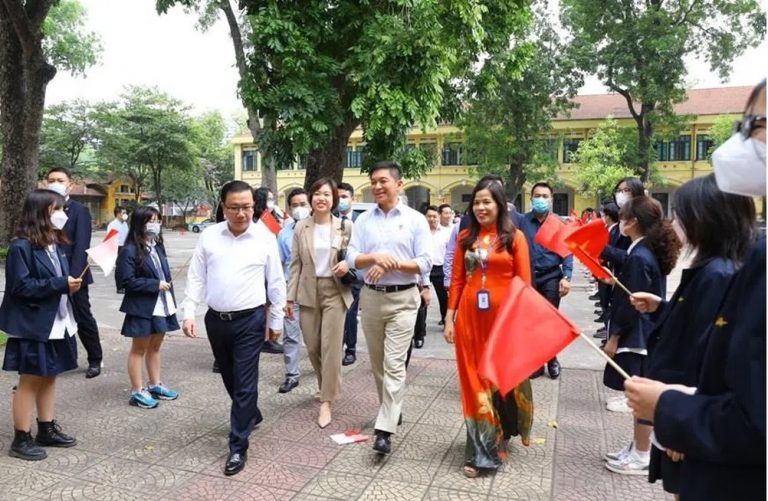 Chủ tịch Quốc hội Singapore Tan Chuan-Jin thăm trường THPT Chu Văn An
