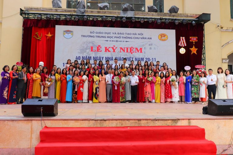 LỄ MEETING KỶ NIỆM 40 NĂM NGÀY NHÀ GIÁO VIỆT NAM 20/11