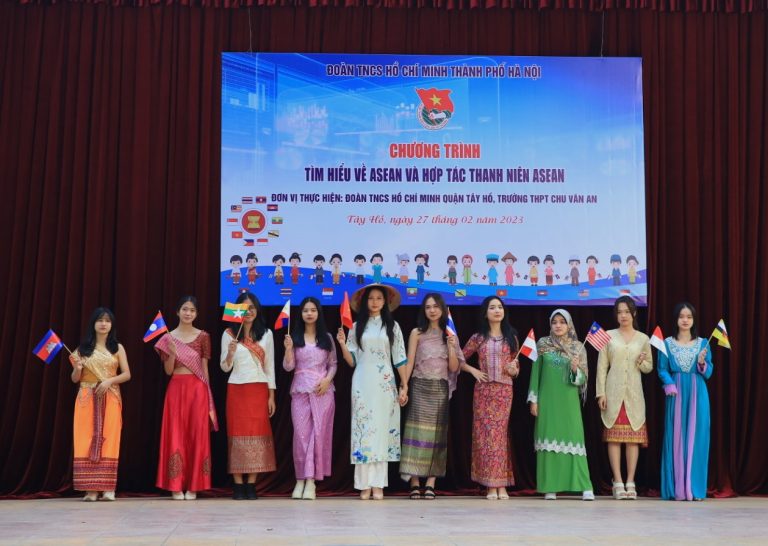 CHƯƠNG TRÌNH CHÀO TUẦN MỚI CHỦ ĐỀ: TÌM HIỂU VỀ ASEAN VÀ  HỢP TÁC THANH NIÊN ASEAN