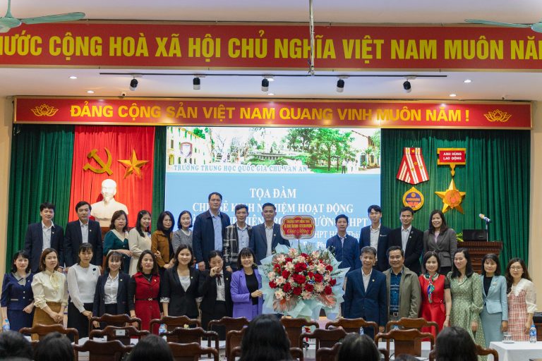 TỌA ĐÀM CHIA SẺ KINH NGHIỆM HOẠT ĐỘNG ĐOÀN THANH NIÊN TRONG TRƯỜNG THPT