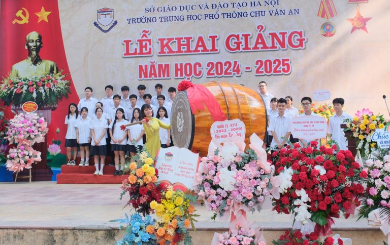 Trường THPT Chu Văn An đón thế hệ ‘Vòng gỗ 117’