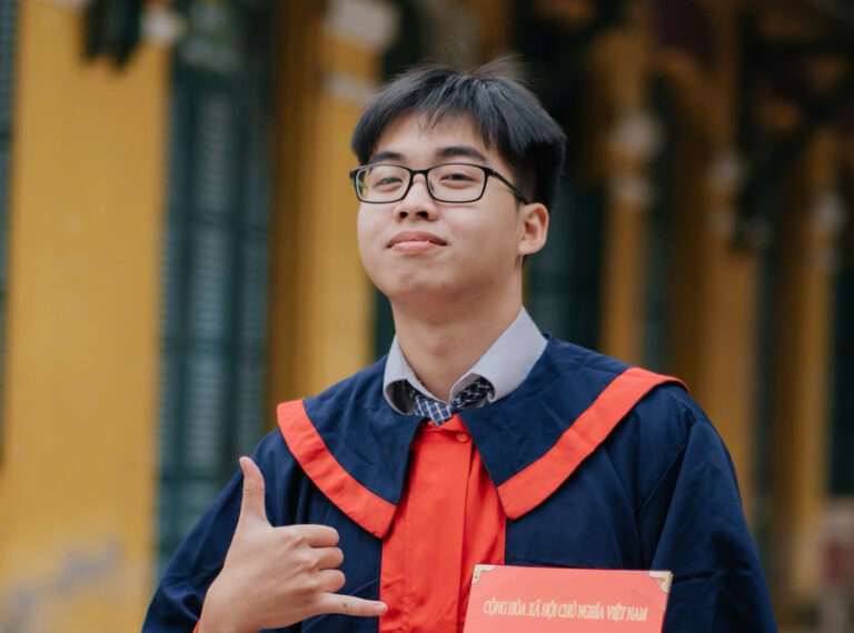 Thủ khoa kép’ khối A01 và D00 muốn vào Đại học Bách khoa Hà Nội