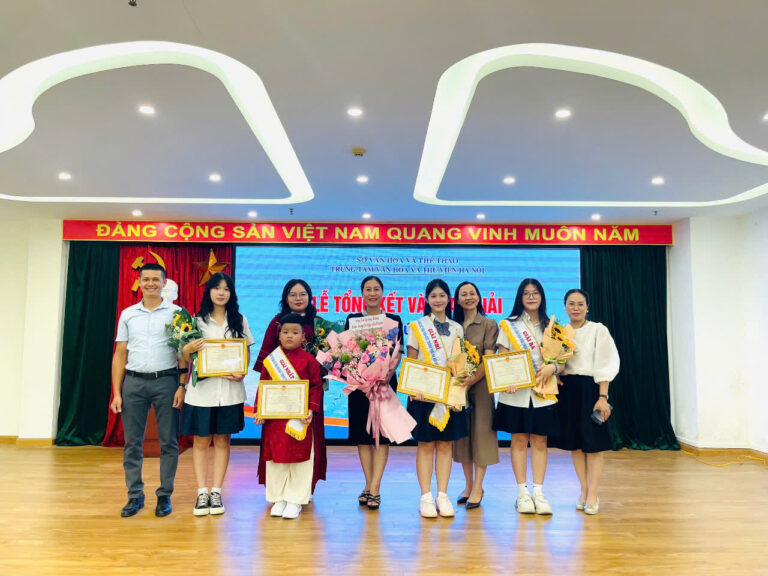 4 năm liên tiếp dẫn đầu cuộc thi Đại sứ Văn hoá đọc cấp thành phố: Tây Hồ bền bỉ thắp lửa văn hóa đọc Thủ đô