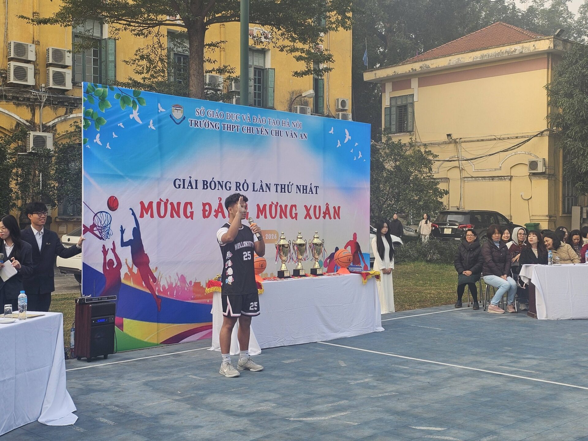 RỰC LỬA ĐAM MÊ CÙNG GIẢI BÓNG RỔ “MỪNG ĐẢNG – MỪNG XUÂN” LẦN THỨ I CỦA TRƯỜNG THPT CHUYÊN CHU VĂN AN